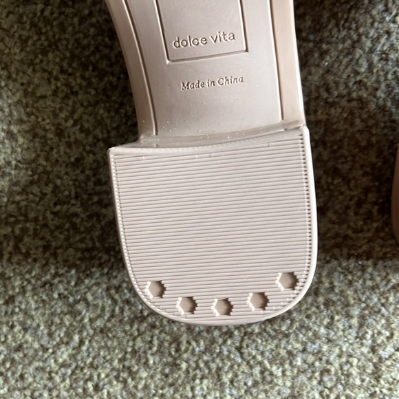 NWOT Dolce Vita Goldy Size 9 - Picture 15 of 16